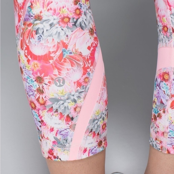 Lululemon Run Inspire Crop II Luxtreme Flowabunga Mini Multi/Bleached Coral - Picture 8 of 16